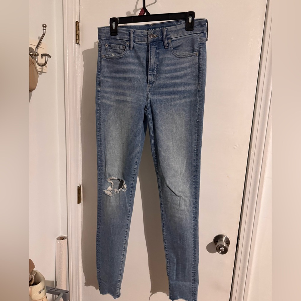 American Eagle Outfitters Light Blue Distressed Skinny Jeans